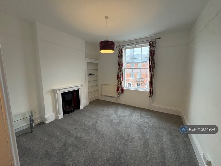 1 bedroom flat in Russell Street, Reading, RG1 (1 bed) (#2614954)