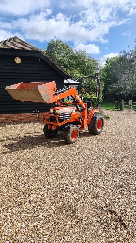 Kubota B1700hst 4wd compact tractor loader 