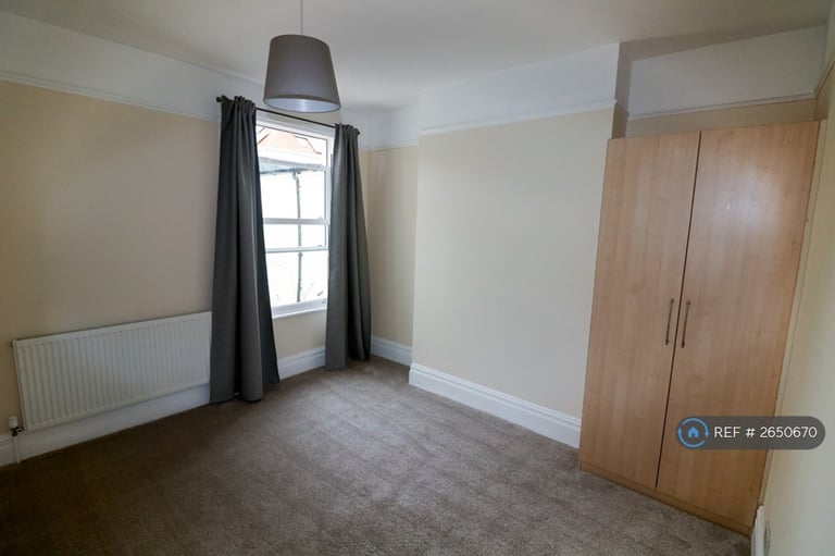 2 bedroom flat in Compton Road, Brighton, BN1 (2 bed) (#2650670)