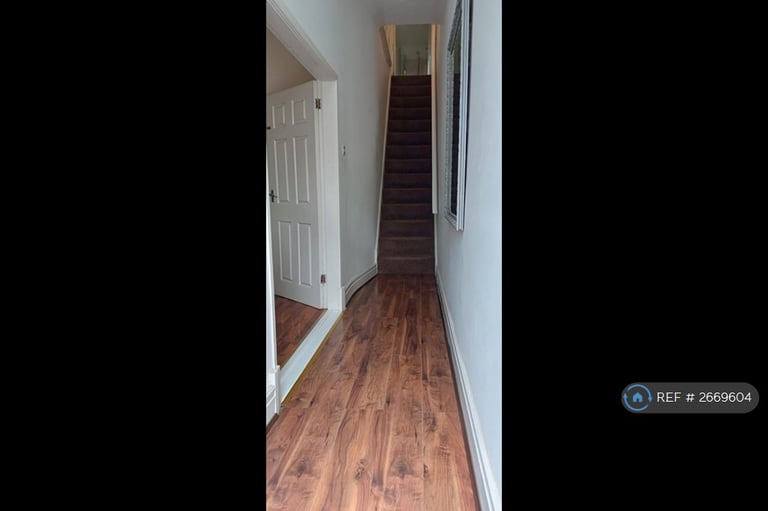 2 bedroom house in Lorne Street, Wigan, WN1 (2 bed) (#2669604)