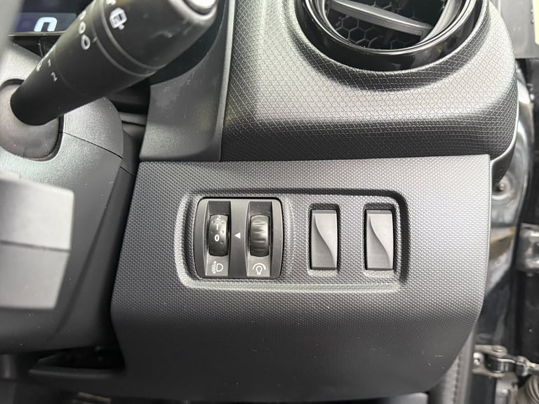 2014 Renault Clio 1.2 16V Dynamique MediaNav 5dr HATCHBACK Petrol Manual