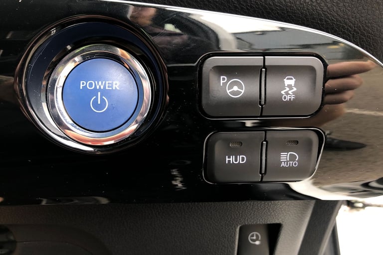 2018 Toyota Prius 1.8 VVTi Plug-in Excel 5dr CVT Hatchback PETROL/ELECTRIC Automatic