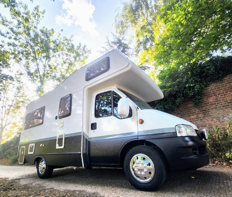 STUNNING Luxury Motorhome Campervan, 32k Miles! Huge Bed / Rear Lounge, Full MOT, Sleeps 4 - View!