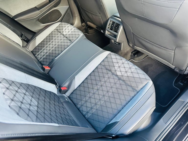 2021 Volkswagen Golf 1.5 eTSI MHEV R-Line DSG Euro 6 (s/s) 5dr HATCHBACK Petrol/Electric Hybrid A...