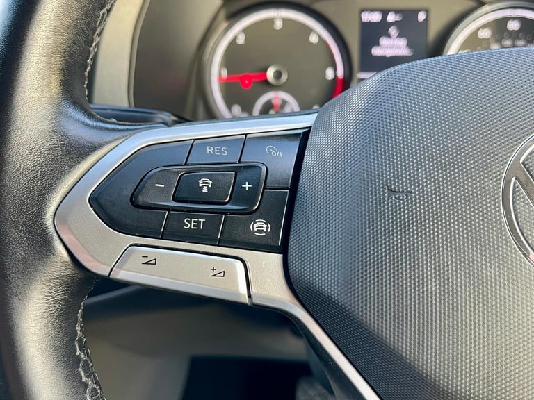 Volkswagen TRANSPORTER TDI 150 SHUTTLE SE LWB 9 SEAT MINIBUS DSG AUTO