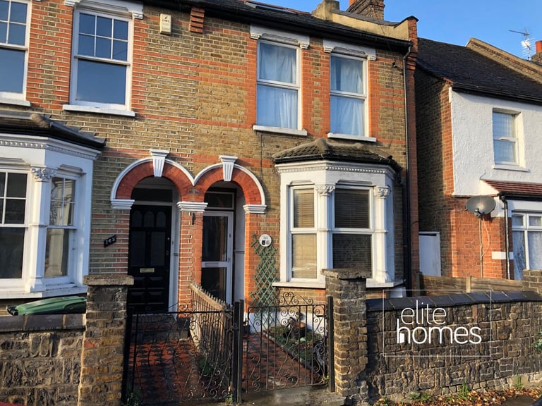 Large Three bedroom house with garden in Enfield, EN1.