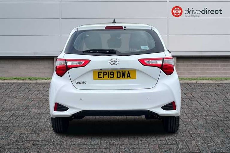 2019 Toyota Yaris 1.5 VVT-i Icon Hatchback 5dr Petrol CVT Euro 6 (111 ps) Hatchback Petrol Automatic