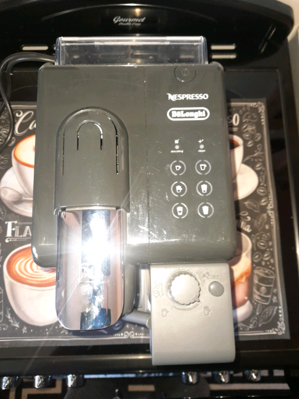 Nespresso   delonghi coffee machine 