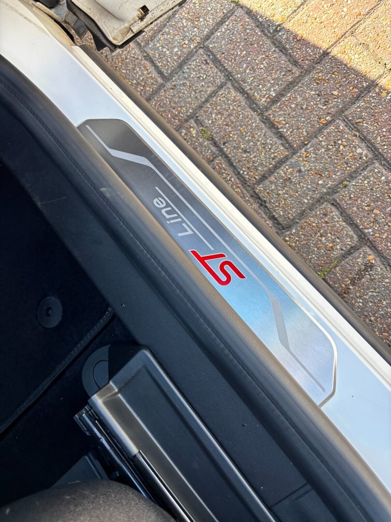 2023 Ford Puma 1.0 EcoBoost Hybrid mHEV 155 ST-Line Vignale 5dr Hatchback Petrol Manual