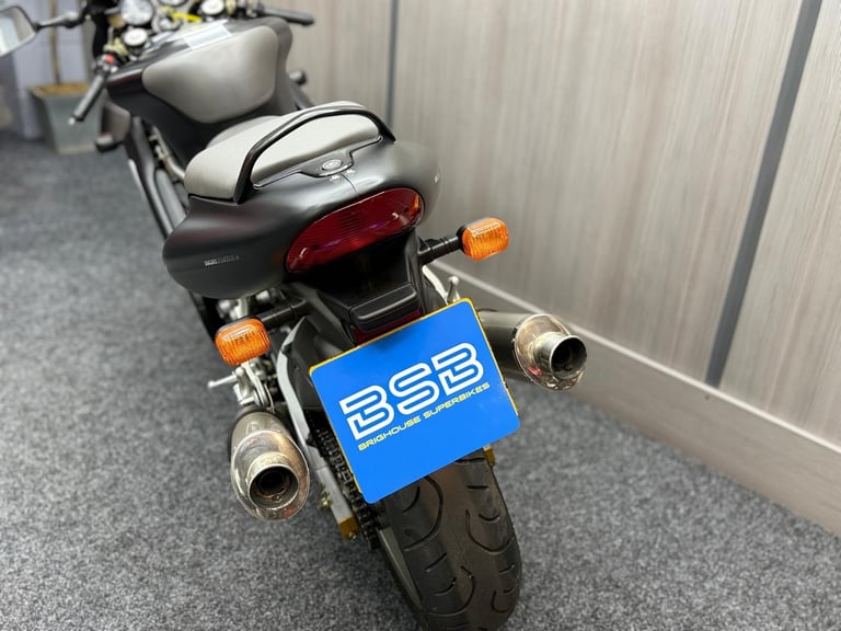 2007 07 Ducati 900 Sport - Very Nice Bike - Only 9389 Miles From New