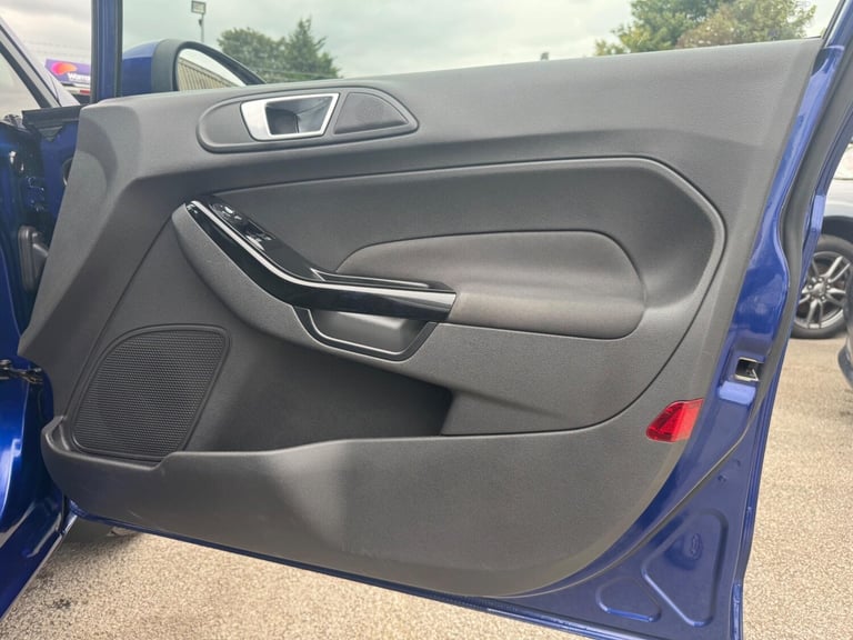 2013 Ford Fiesta 1.0T EcoBoost Titanium Euro 5 (s/s) 5dr HATCHBACK Petrol Manual