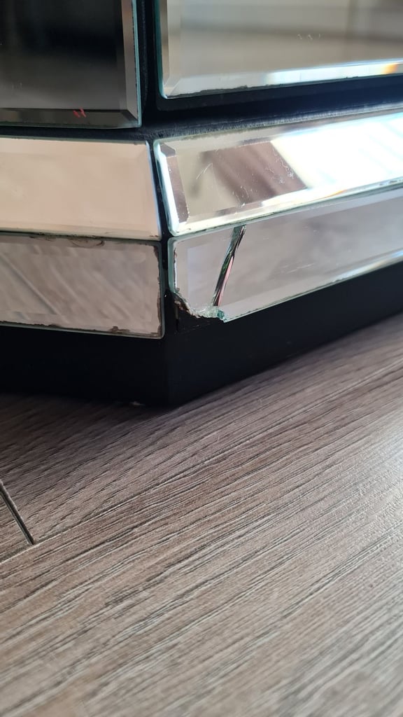 Furniture bundle. Sideboard,mirror,lamp,ornament 