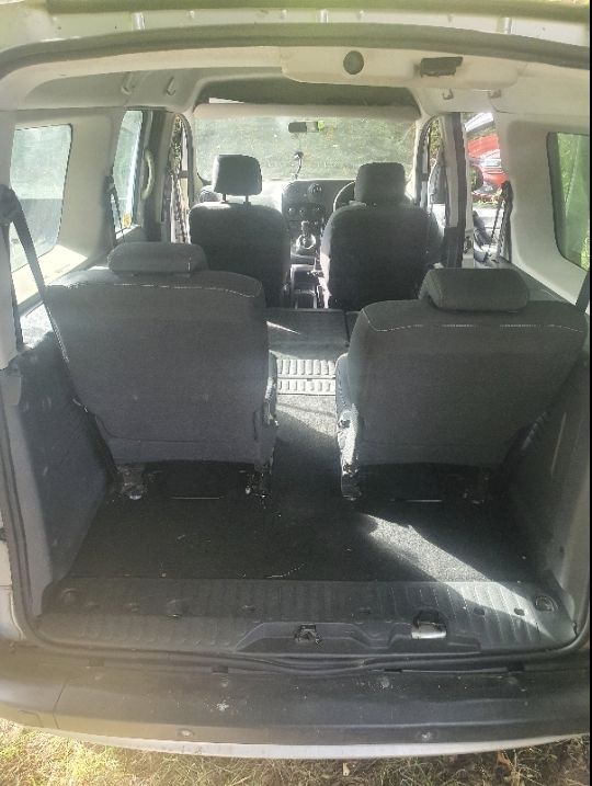 Mercedes Minibus 7 seater diesel 