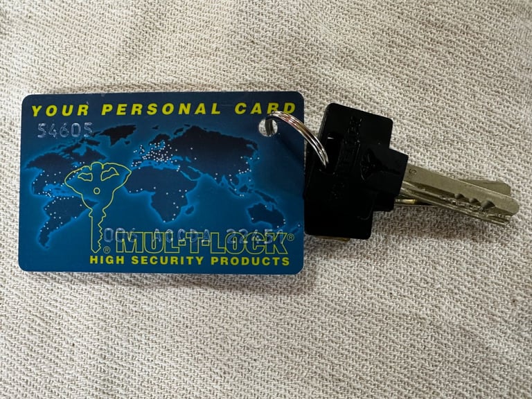 Rotalok rotating padlock and chain