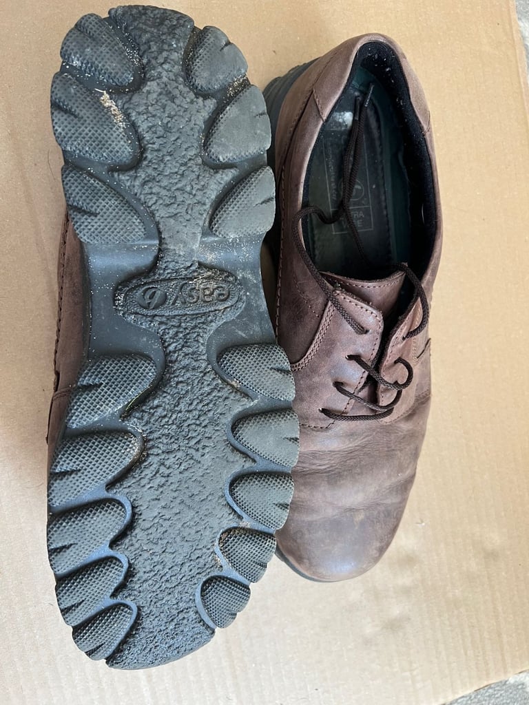 Mens Easy B extra wide fit brown leather shoes size 11