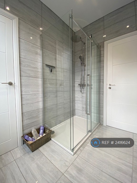 1 bedroom flat in London, Greater London, United Kingdom, SE18 (1 bed) (#2416624)