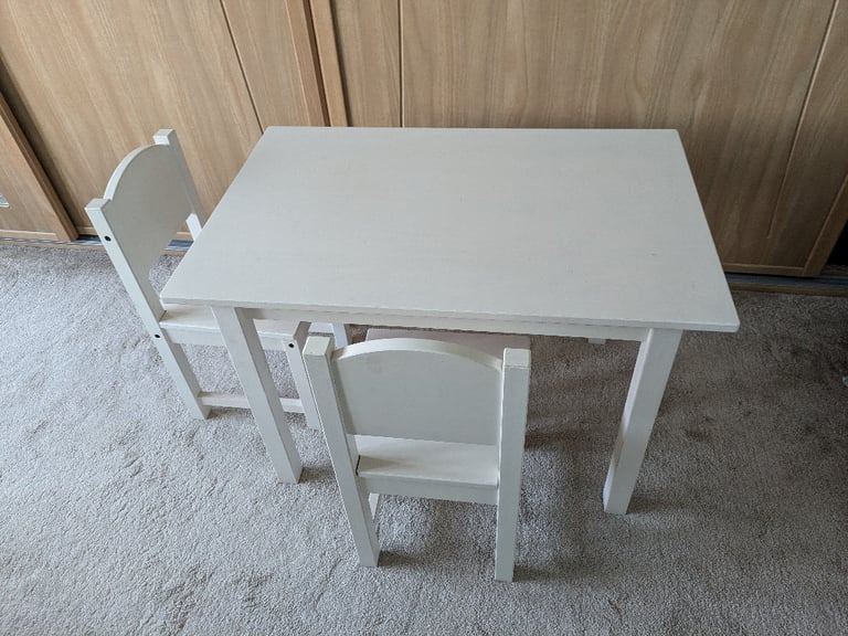 Kids table gumtree on sale