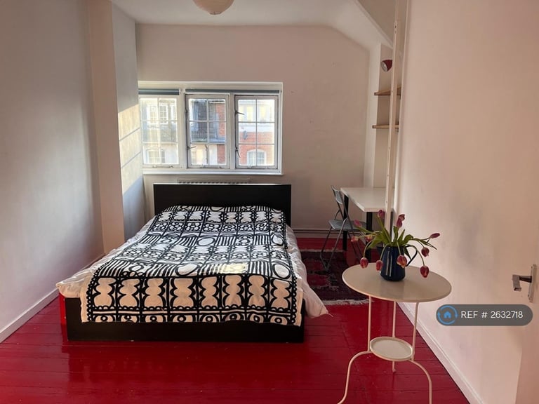 4 bedroom flat in Seymour House, London, NW1 (4 bed) (#2632718)