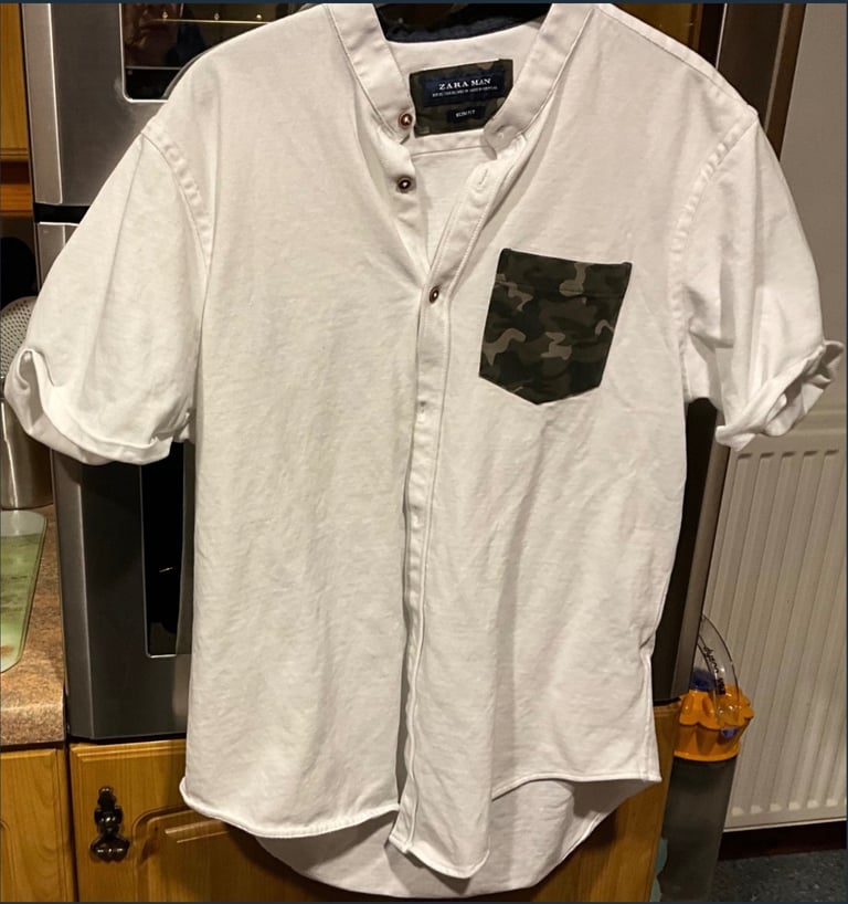 image for ZARA MANS slim fitting button top, size large, in IMMACULATE CLEAN CONDITION 🙏 