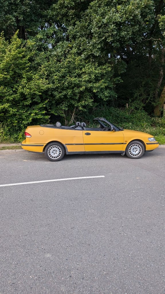 Saab 900s, genuine 41k. Great investment 