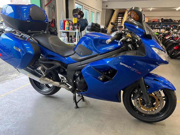 triumph sprint gt 1050 accessories