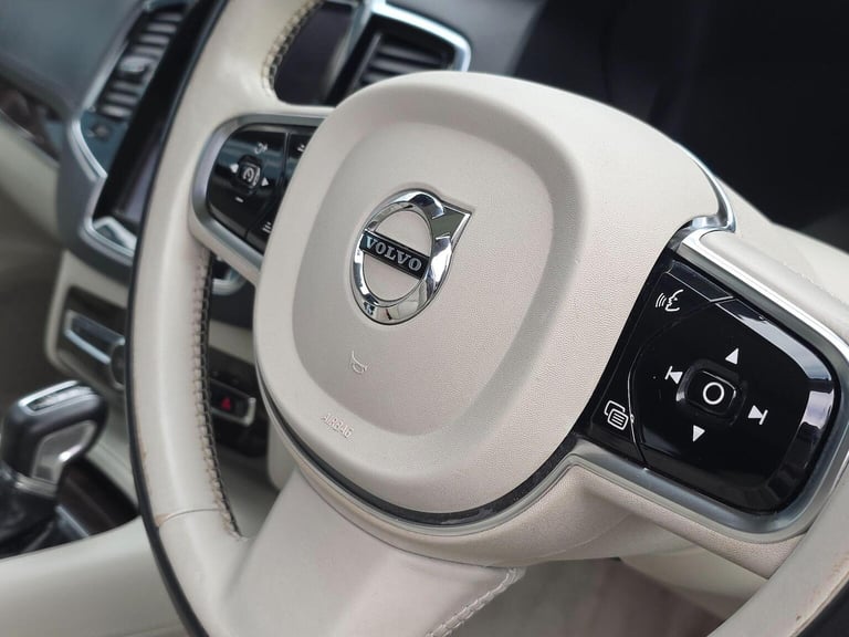 VOLVO XC90 2.0 D5 Inscription Geartronic 4WD Euro 6 (s/s) 5dr 2015