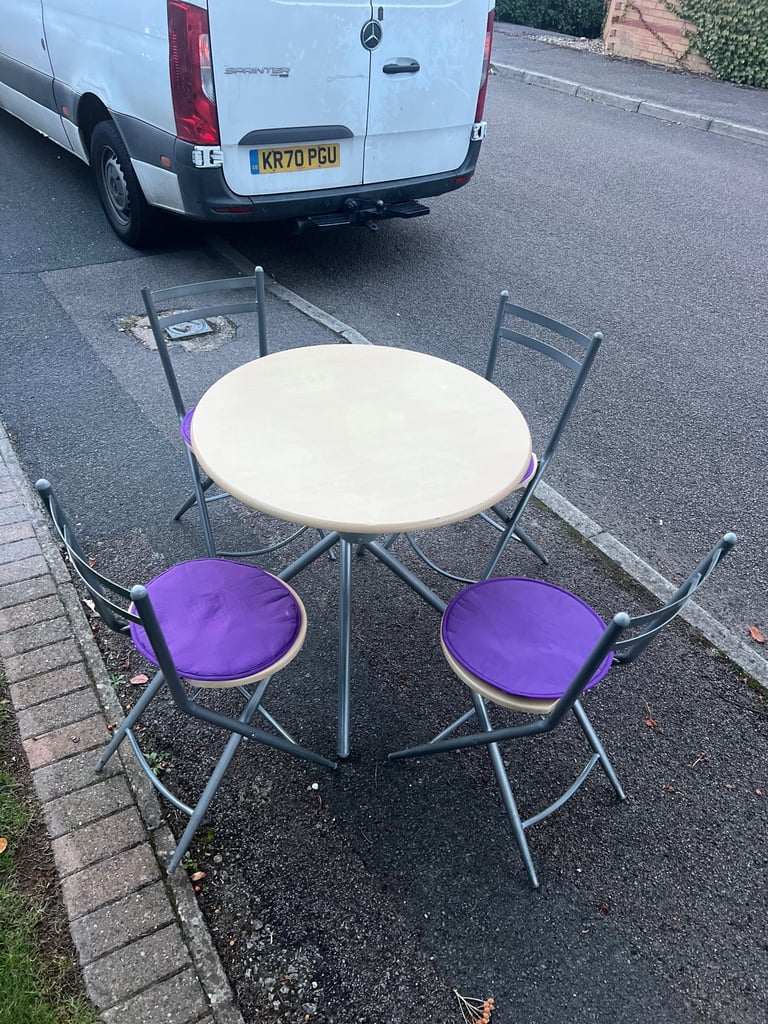 Dining table with 4x chairs for £75(Free delivery)