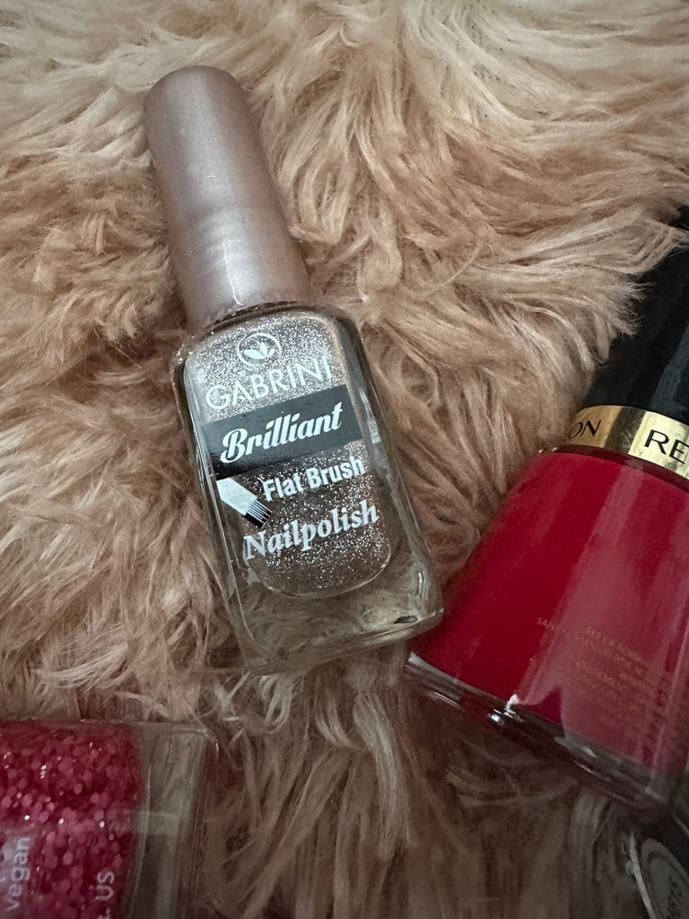 Nail polish 