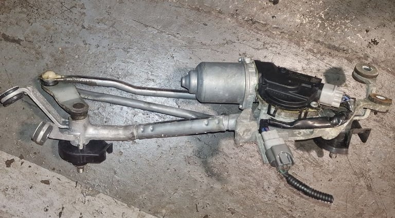 Honda Insight Front Wiper Motor And Linkage 2010