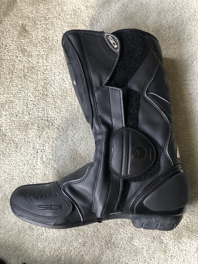 Motorcycle boots sidi size 5.5 worn 3 times