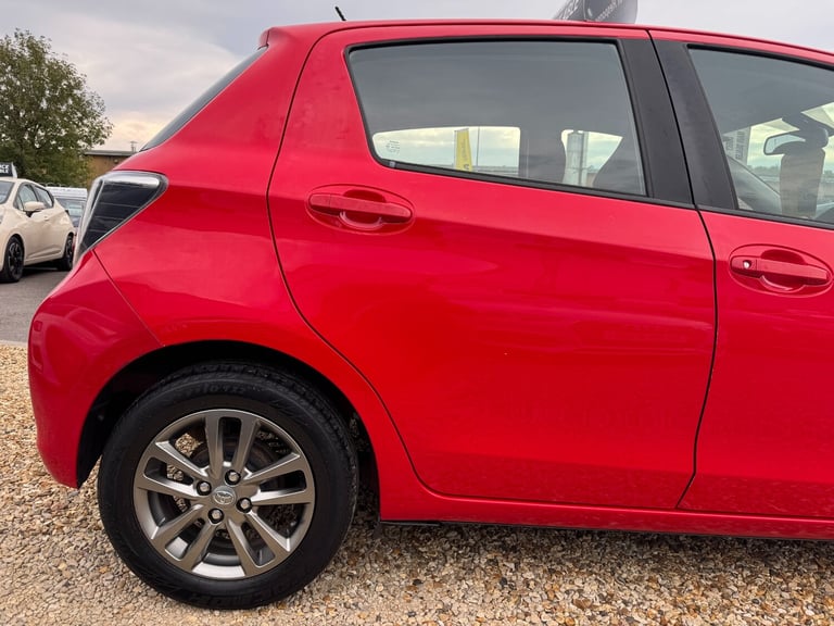 2014 Toyota Yaris 1.33 VVT-i Icon+ 5dr HATCHBACK Petrol Manual