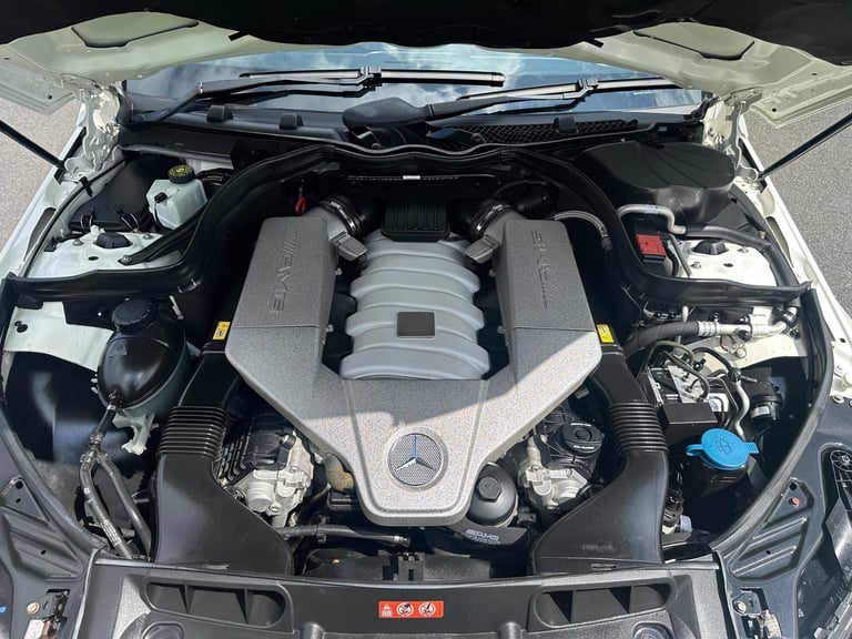 *** 2012 Mercedes-Benz C63 AMG 6.2 V8 460 BHP *** SUN-ROOF 