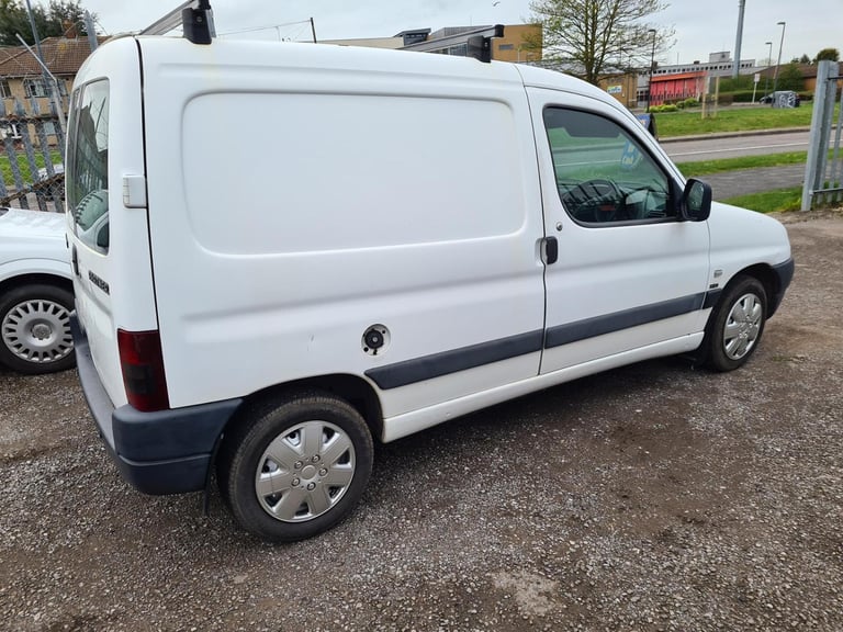 2001 Peugeot Partner 600 LX 2.0 HDi Van ( Starts & Drives Spares Repairs Only ) 