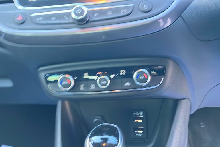  Vauxhall Crossland X 1.2 Turbo Elite Nav Suv 5dr Petrol Auto Euro 6 s/s 130 Ps