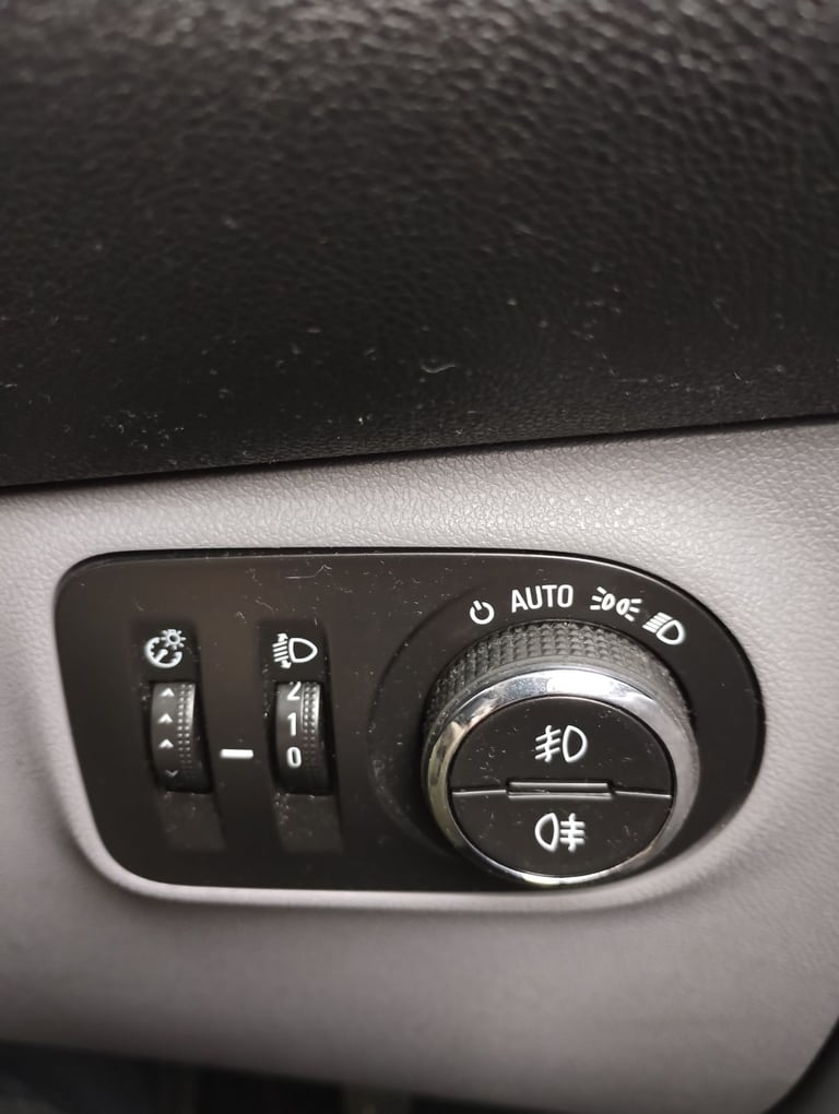 Vauxhall, CORSA, Hatchback, 2015, Manual, 1229 (cc), 5 doors