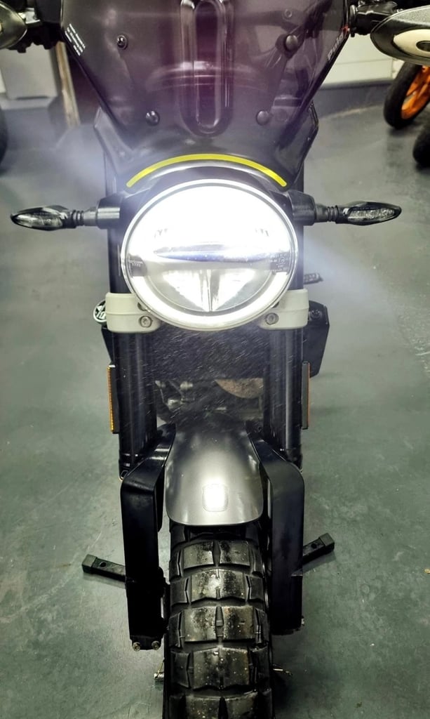 image for Husqvarna SVARTPILEN 401 2019 