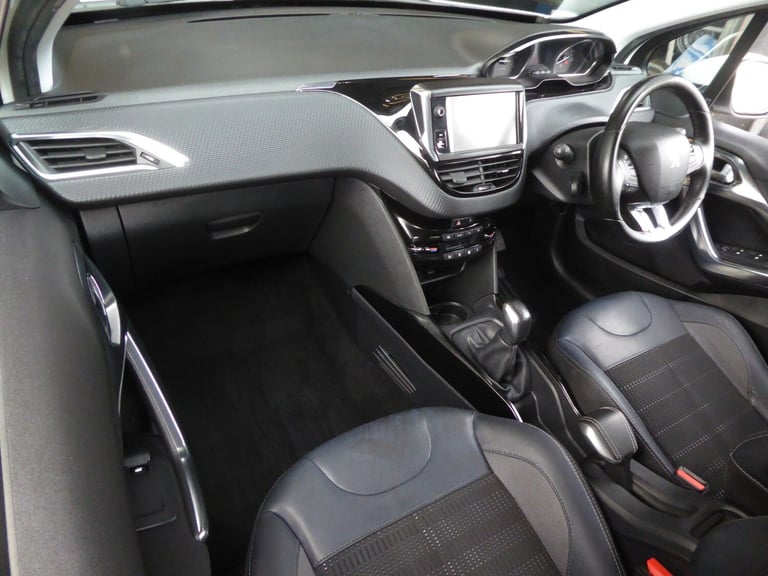 2016 Peugeot 2008 1.2 PureTech Allure 5dr HATCHBACK Petrol Manual