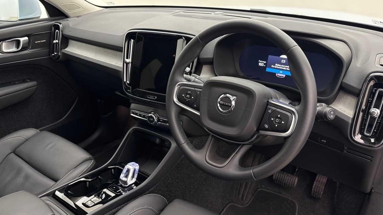 2025 Volvo XC40 2.0 B3P Ultra Dark 5dr Auto ESTATE PETROL Automatic