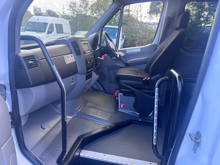 Mercedes Sprinter 314 MWB 13 Seat Minibus. Aircon. Auto. FSH. Reverse Cam. 