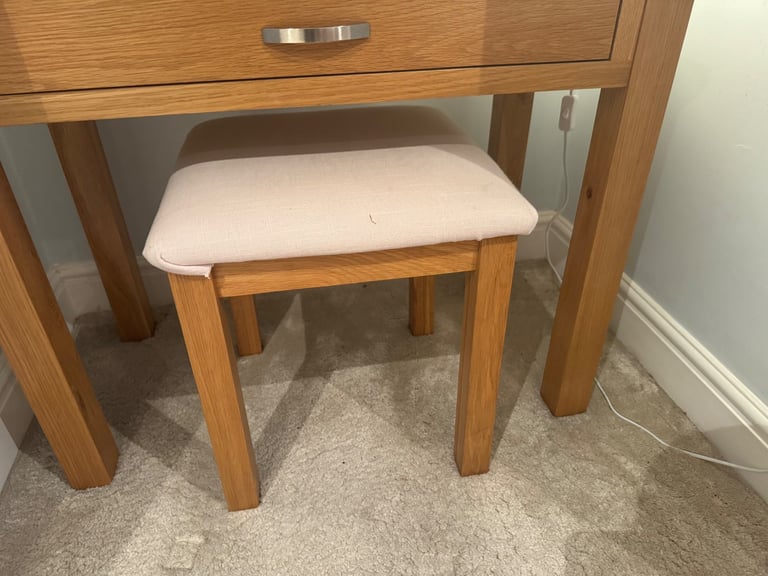 Dressing table with mirror 