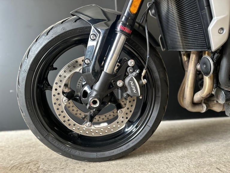STUNNING ONE OWNER 2024/24 TRIUMPH TRIDENT 660 MOTORCYCLE