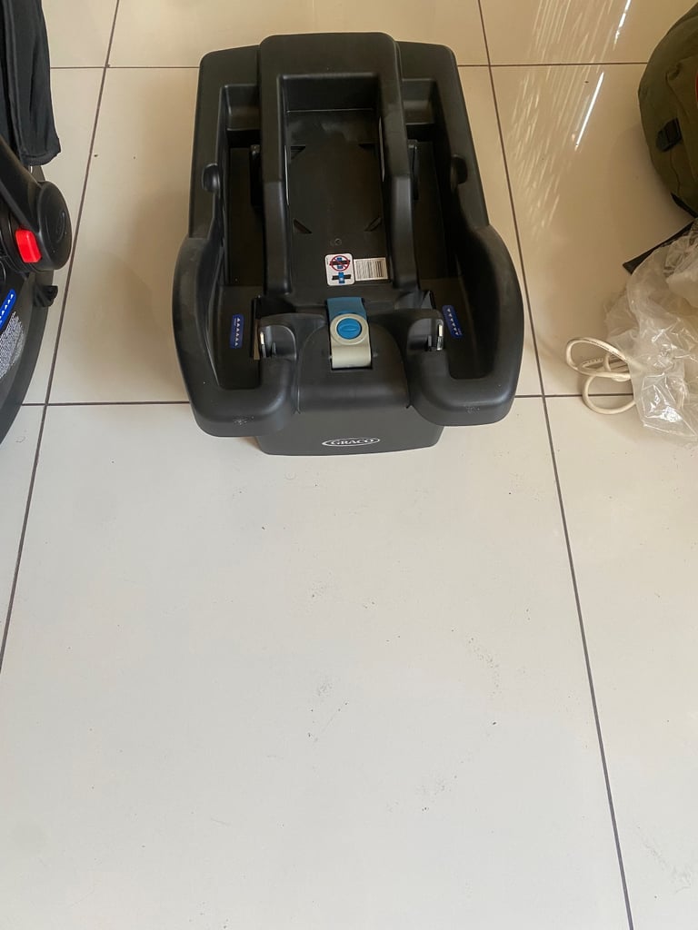 Baby car seat and baby carrier 