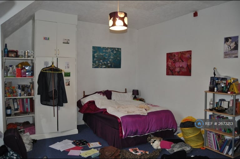 8 bedroom house in Curzon Avenue, Manchester, M14 (8 bed) (#2673213)