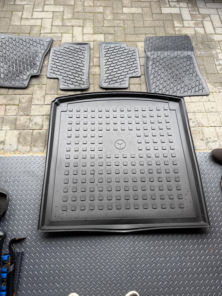 Rubber mats for Mercedes CLA for sale 