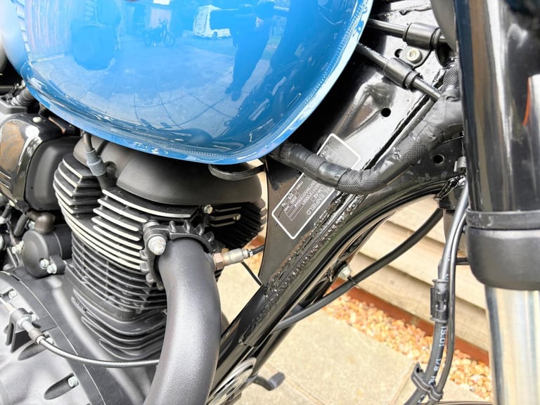 2024 / 24 Royal Enfield METEOR 350 £2750 Blue 134 miles.