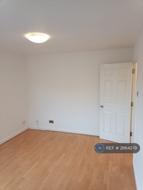2 bedroom flat in Lindbergh Close, Newport, NP19 (2 bed) (#2664279)