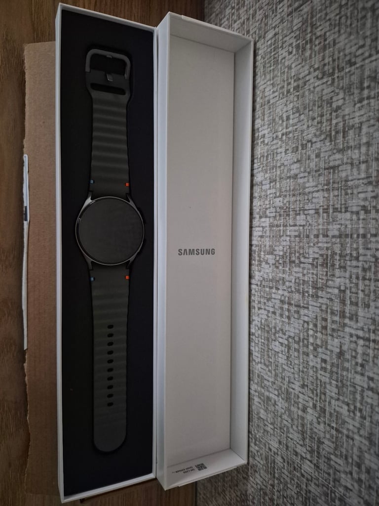 Brand new samsung galaxy 7 watch