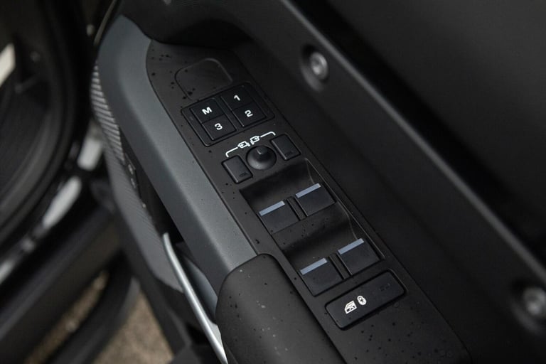 2024 Land Rover Defender 110 3.0 D250 MHEV X-Dynamic SE Auto 4WD Euro 6 (s/s) 5dr ESTATE Diesel A...