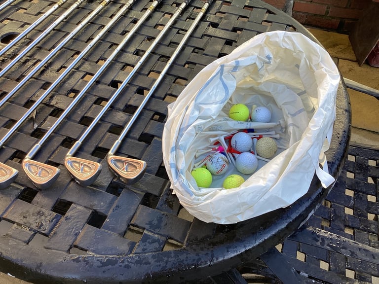 Full set of clubs (right handed) plus trolley £90 see photos
