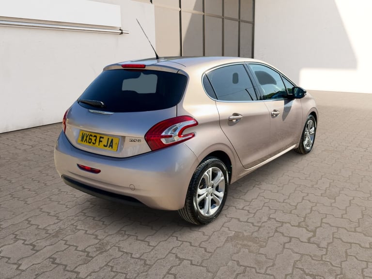 2013 Peugeot 208 1.2 e-VTi Allure 5dr EGC HATCHBACK Petrol Manual